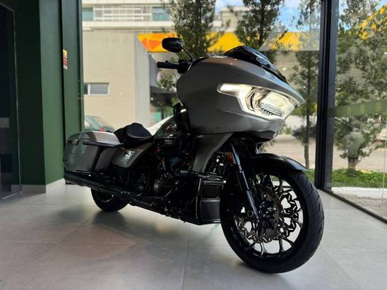 HARLEY-DAVIDSON CVO STREET GLIDE 